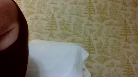 Snapshot of chuck354139 chatting on 28, 10, 2025 chuck354139 online show from 28, 10, 2025