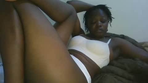 Snapshot of cilia_petite chatting on 8, 2, 2026 cilia petite online show from 8, 2, 2026