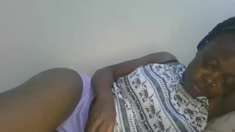 Snapshot of cilia_petite chatting on 18, 2, 2026 cilia petite online show from 18, 2, 2026