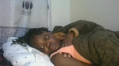 Snapshot of cilia_petite chatting on 27, 2, 2026 cilia petite online show from 27, 2, 2026