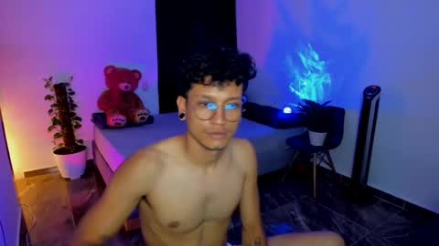 Snapshot of cinamon_kingdom chatting on 17, 1, 2025 Luna and Sebas  online show from 17, 1, 2025