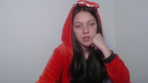 Snapshot of cinna_sweety chatting on 20, 10, 2025 cinna online show from 20, 10, 2025