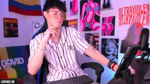 Snapshot of cinnamon_boyxxx chatting on 20, 1, 2025 David     Independent Model online show from 20, 1, 2025