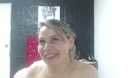 cinthia1609 online show from 30, 1, 2025