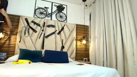 cinthiabaker online show from 24, 11, 2025