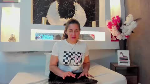 Cinthya  online show from 17, 10, 2025