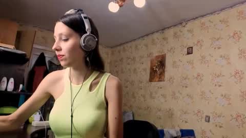 Lisa Salivan online show from 31, 10, 2025