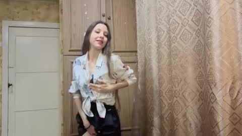 Lisa Salivan online show from 1, 12, 2025