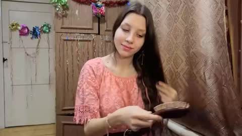 Lisa Salivan online show from 16, 12, 2025