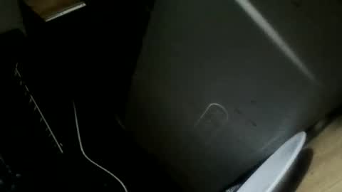 Snapshot of circ96 chatting on 1, 12, 2024 oilywanker online show from 1, 12, 2024