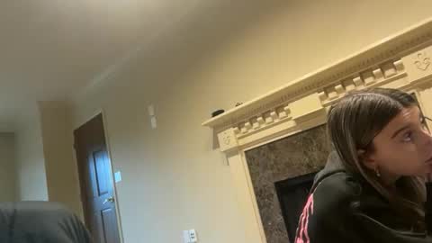 Snapshot of clairewalkerrr chatting on 4, 12, 2025 clairewalkerrr online show from 4, 12, 2025