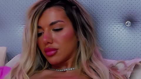 Snapshot of clarahazell chatting on 2, 2, 2025 ClaraHazel online show from 2, 2, 2025