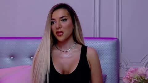 Snapshot of clarahazell chatting on 5, 3, 2025 ClaraHazel online show from 5, 3, 2025