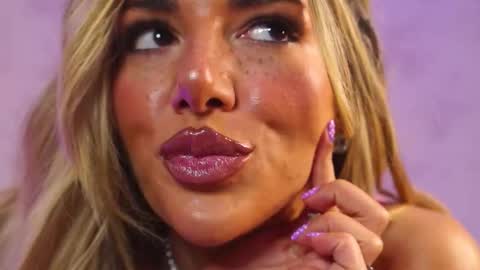 Snapshot of clarahazell chatting on 1, 10, 2025 ClaraHazel online show from 1, 10, 2025