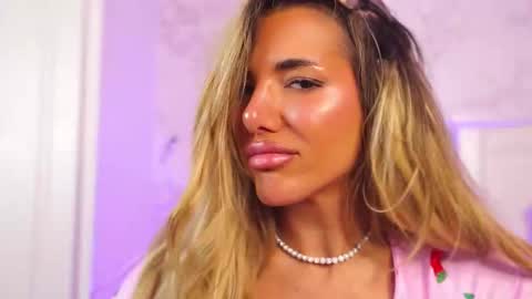 Snapshot of clarahazell chatting on 11, 10, 2025 ClaraHazel online show from 11, 10, 2025