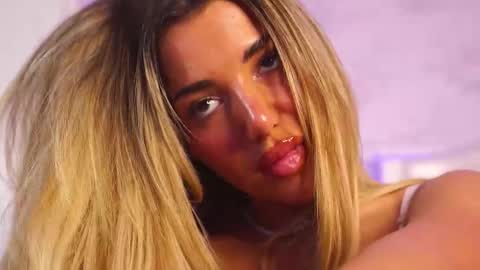 Snapshot of clarahazell chatting on 17, 10, 2025 ClaraHazel online show from 17, 10, 2025