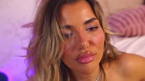 Snapshot of clarahazell chatting on 7, 11, 2025 ClaraHazel online show from 7, 11, 2025