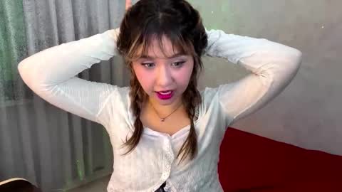 Snapshot of clary_cloud chatting on 29, 11, 2025 Lara online show from 29, 11, 2025