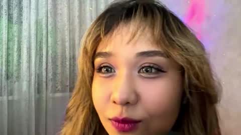 Snapshot of clary_cloud chatting on 2, 12, 2025 Lara online show from 2, 12, 2025