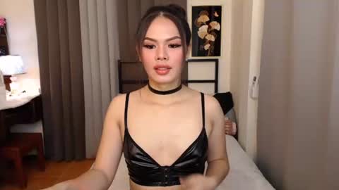 Snapshot of classy_maika chatting on 5, 11, 2025 maika online show from 5, 11, 2025