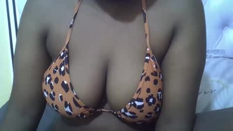 Snapshot of classy_zoey chatting on 8, 10, 2025 classy_zoey online show from 8, 10, 2025