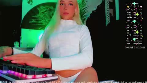 Snapshot of claudia_cooper chatting on 2, 12, 2025 online show from 2, 12, 2025