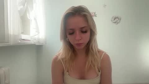 ClaudiaGold online show from 15, 9, 2025