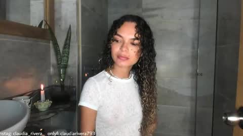 Snapshot of claudiarivera_1 chatting on 28, 9, 2025 Claudia Rivera online show from 28, 9, 2025