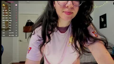 Snapshot of cleo_cam chatting on 17, 9, 2025 Cleo Schedule Updates online show from 17, 9, 2025