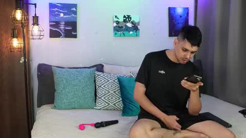 Snapshot of cleoanubis_ chatting on 25, 10, 2025 Girl Juliana and Federico online show from 25, 10, 2025