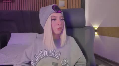 Snapshot of cleowhite_ chatting on 26, 9, 2025 cleowhite_ online show from 26, 9, 2025