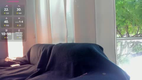 cleowhite_ online show from 30, 10, 2025