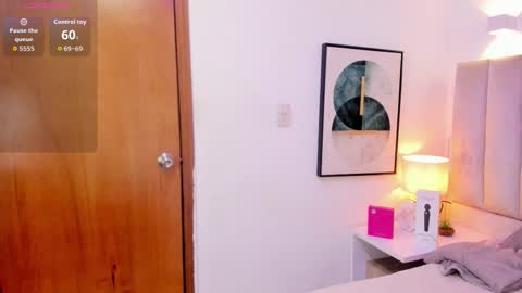 Snapshot of clhoe_johnson_ chatting on 17, 11, 2025 clhoe_johnson_ online show from 17, 11, 2025