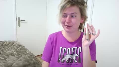 Syl  online show from 17, 12, 2025