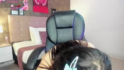 cloe__stone online show from 7, 10, 2025