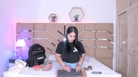 Cloe Online de 600 a 1400 online show from 12, 1, 2025