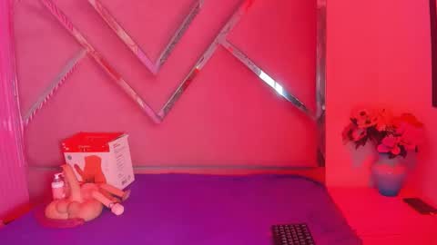 CloeMorenti  online show from 24, 11, 2025