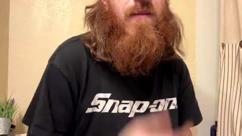 Snapshot of cloverboy1988 chatting on 17, 1, 2025 cloverboy1988 online show from 17, 1, 2025