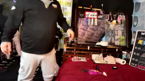 COCK N CREAMZ  WET DREAMZ online show from 25, 1, 2025