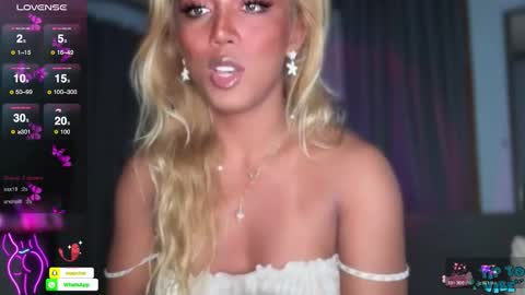 Snapshot of cockprincess_dianna chatting on 15, 12, 2025 PrincessDianna IslandGirl CUMSHOW in PVT and PASSWORDSHOW online show from 15, 12, 2025