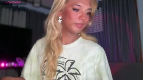 Snapshot of cockprincess_dianna chatting on 17, 12, 2025 PrincessDianna IslandGirl CUMSHOW in PVT and PASSWORDSHOW online show from 17, 12, 2025