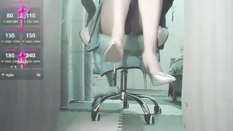 Snapshot of coco_coo chatting on 9, 10, 2025 coco online show from 9, 10, 2025