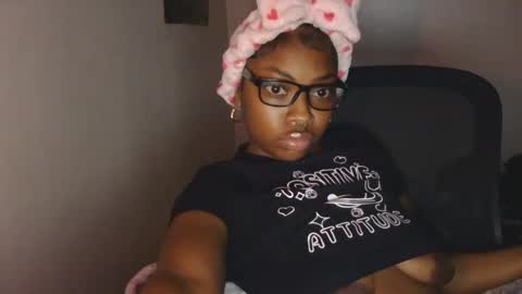 Snapshot of cocochanel197941 chatting on 14, 12, 2025 chanel online show from 14, 12, 2025