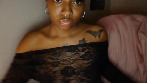 Snapshot of cocochanel197941 chatting on 18, 12, 2025 chanel online show from 18, 12, 2025