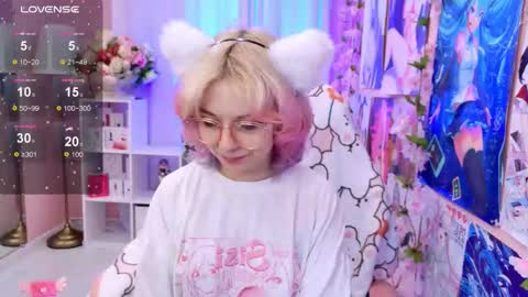 Snapshot of coconut_mia chatting on 13, 10, 2025 Mia online show from 13, 10, 2025