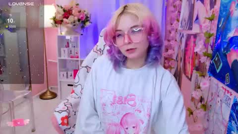 Snapshot of coconut_mia chatting on 7, 11, 2025 Mia online show from 7, 11, 2025