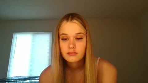 Snapshot of cocostreams chatting on 7, 4, 2026 cocostreams online show from 7, 4, 2026