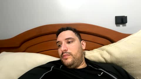 Snapshot of cohenda22 chatting on 27, 10, 2025 Twitteer silvath97 cohendasilva12 online show from 27, 10, 2025