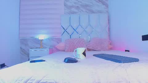 Snapshot of colett_hall chatting on 30, 10, 2025 colett online show from 30, 10, 2025