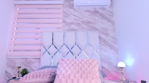 Snapshot of colett_hall chatting on 22, 11, 2025 colett online show from 22, 11, 2025